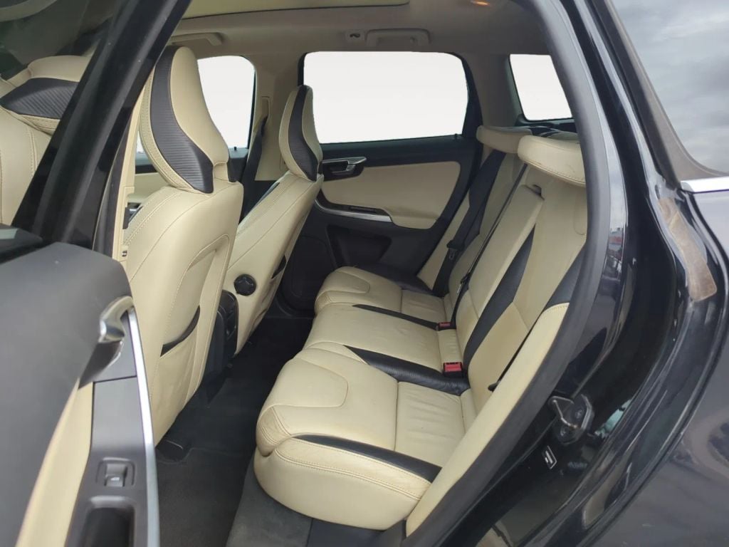 2012 VOLVO XC60 T6 R-DESIGN SPORT UTILITY 4D Photo in Norfolk VA 23518