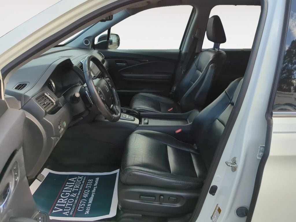 2017 HONDA PILOT TOURING SPORT UTILITY 4D Photo in Norfolk VA 23518