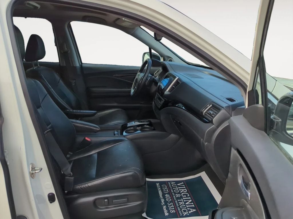 2017 HONDA PILOT TOURING SPORT UTILITY 4D Photo in Norfolk VA 23518