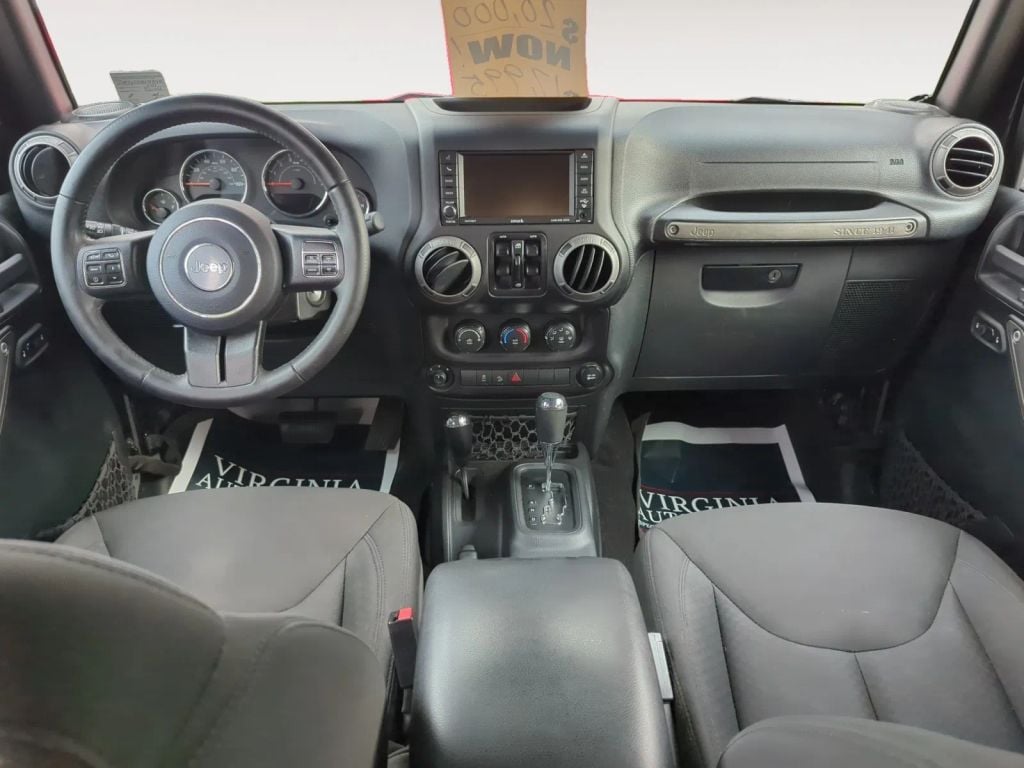 Pre-Owned 2017 JEEP WRANGLER UNLIMITED SPORT SUV 4D - photo - 6