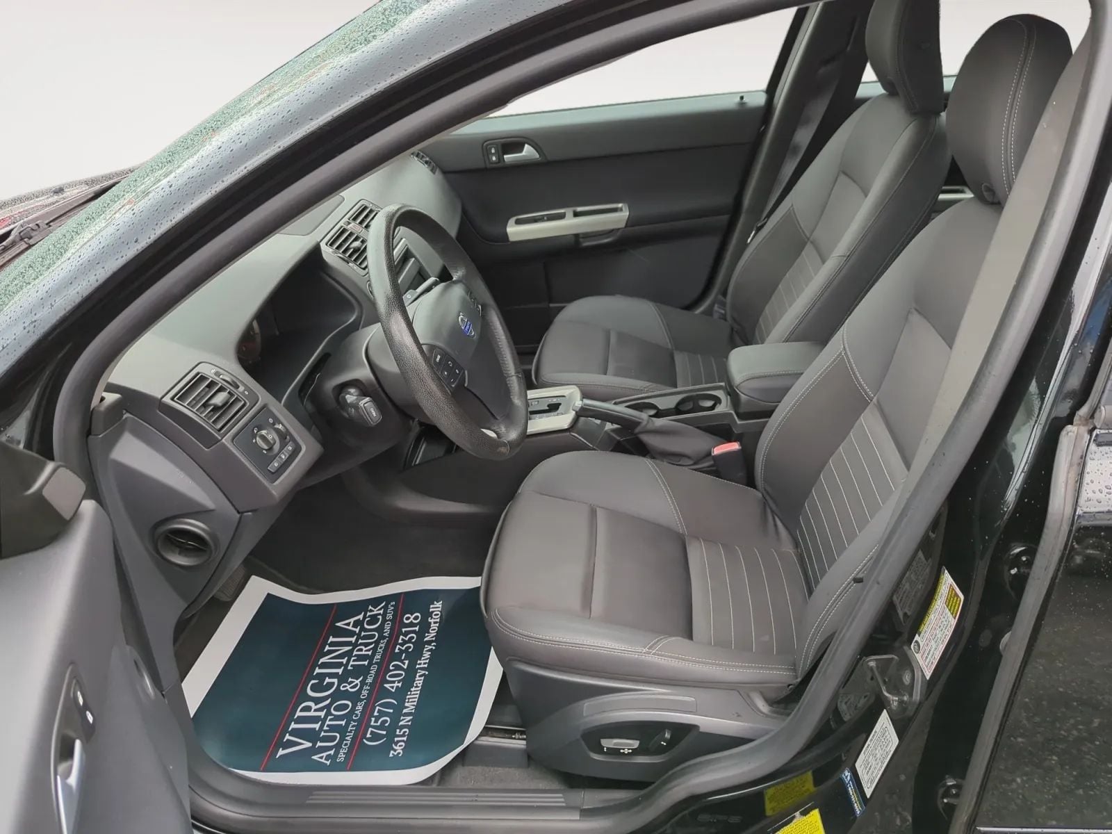 Pre-Owned 2006 Volvo S40 T5 Sedan 4D - photo - 5