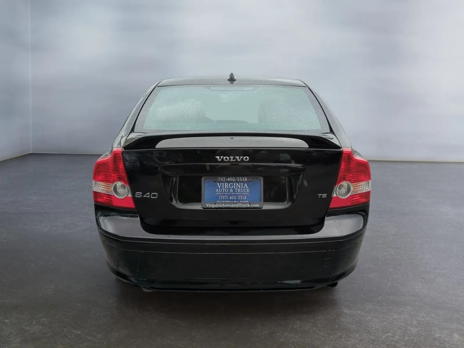 Pre-Owned 2006 Volvo S40 T5 Sedan 4D - photo - 8