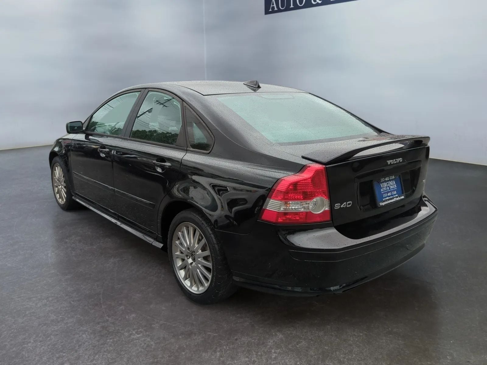 Pre-Owned 2006 Volvo S40 T5 Sedan 4D - photo - 9