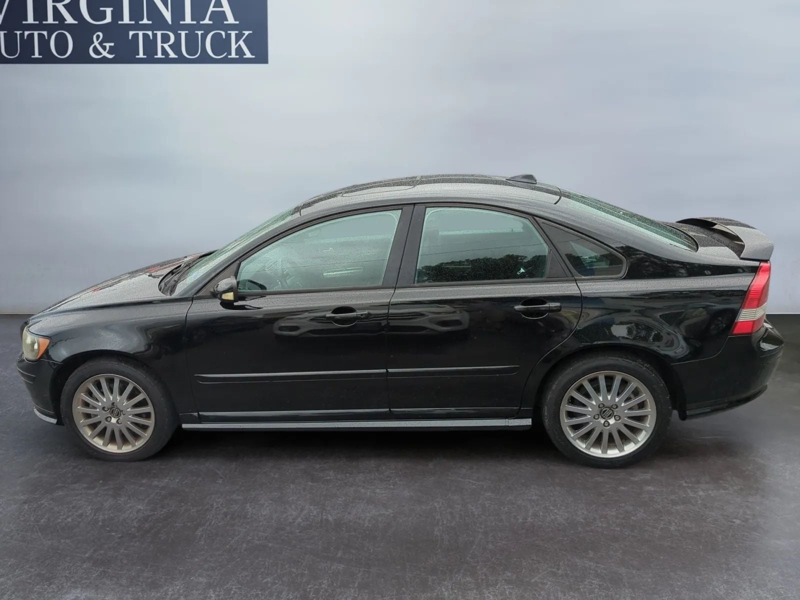 Pre-Owned 2006 Volvo S40 T5 Sedan 4D - photo - 11
