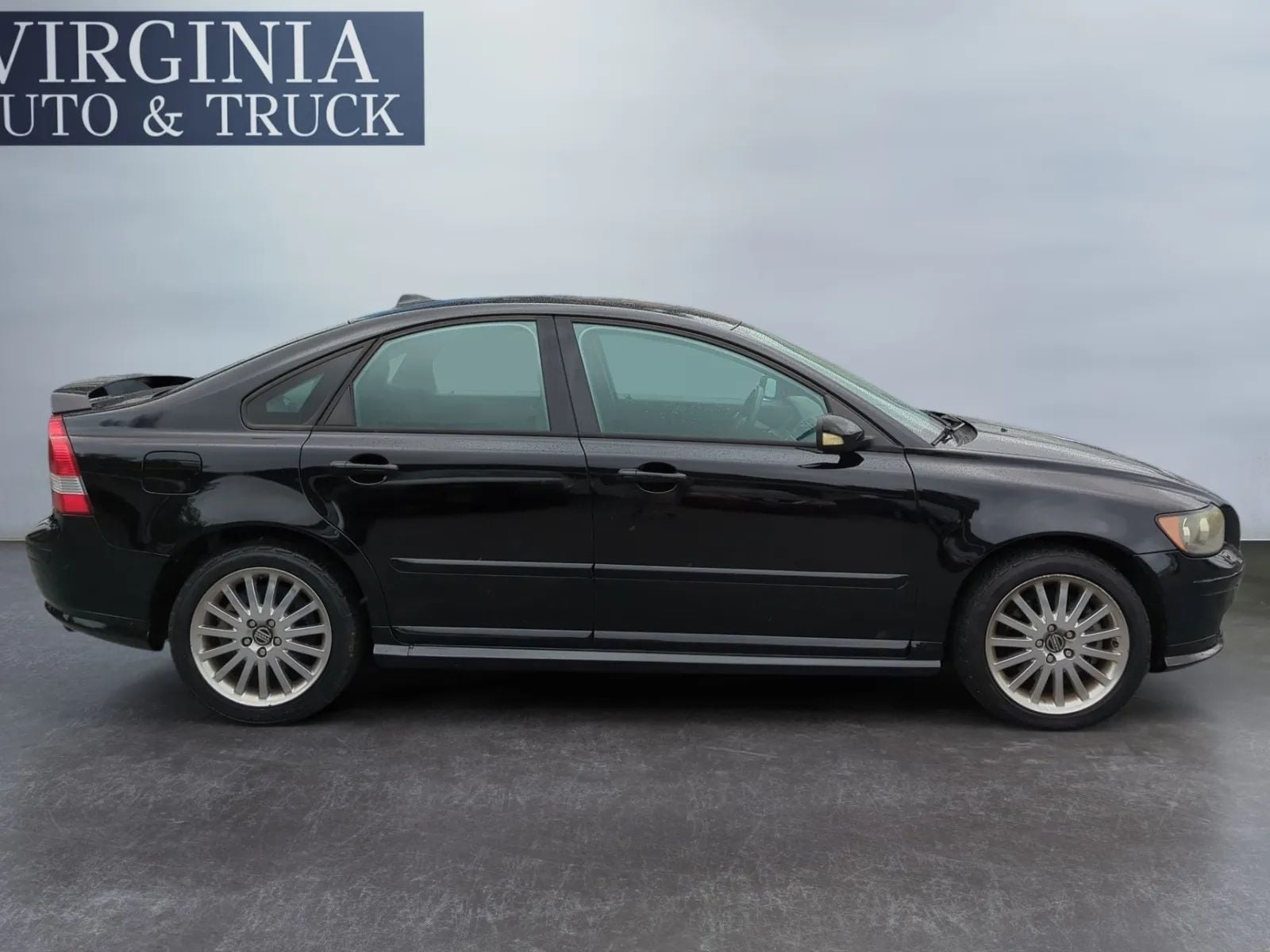 Pre-Owned 2006 Volvo S40 T5 Sedan 4D - photo - 12