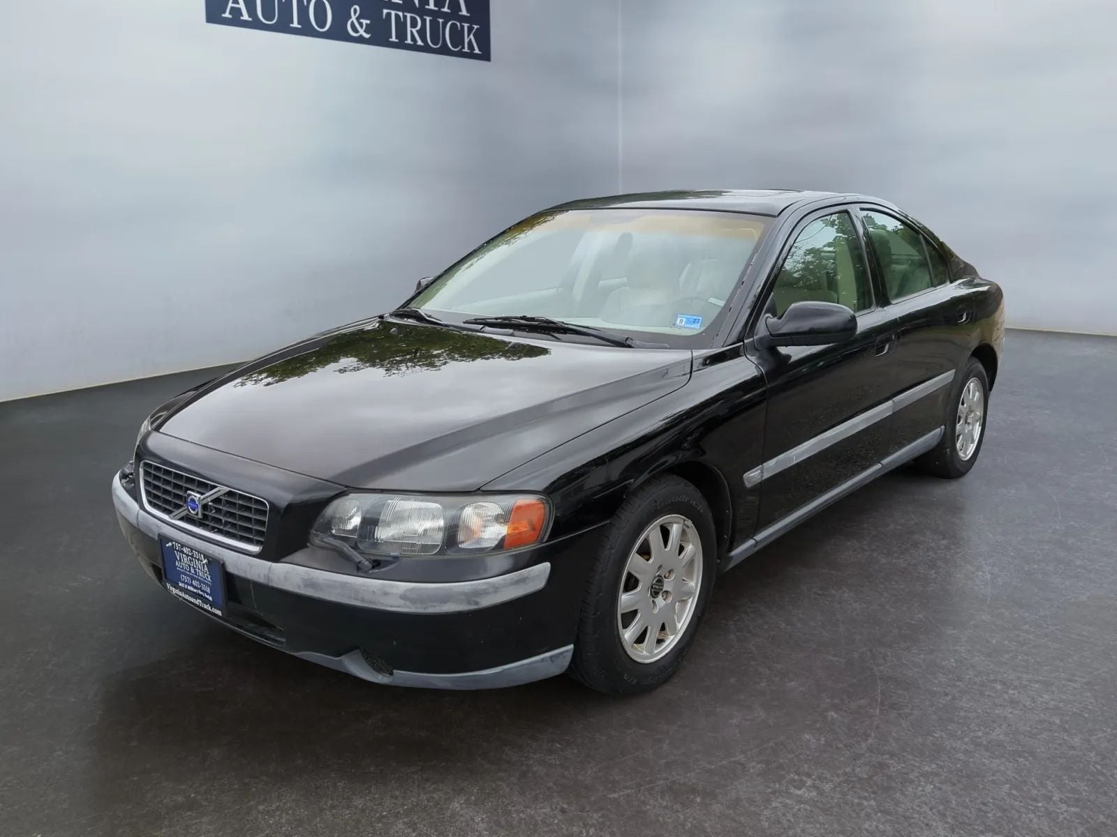 2002 Volvo S60 Sedan 4D Photo in Norfolk VA 23518
