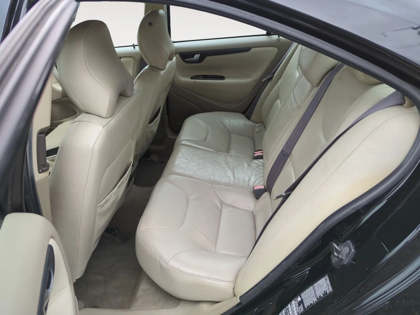 Pre-Owned 2002 Volvo S60 Sedan 4D - photo - 10