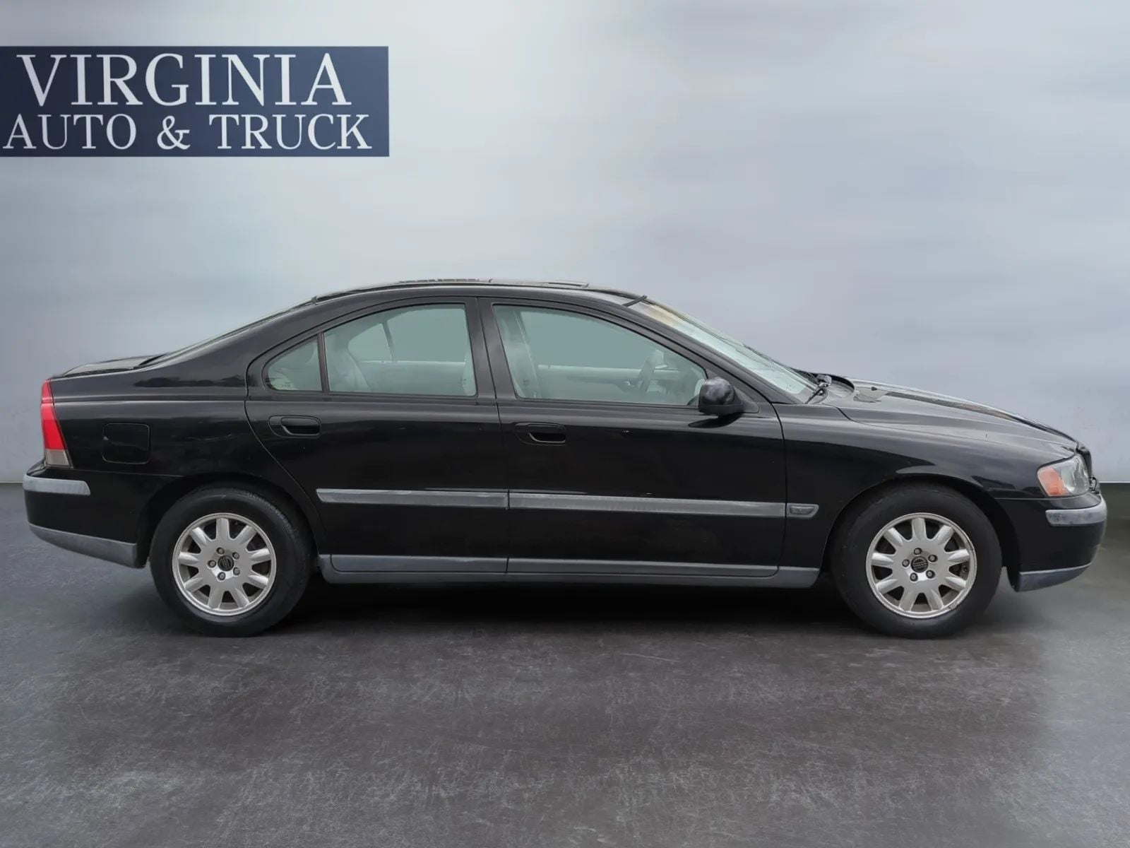 Pre-Owned 2002 Volvo S60 Sedan 4D - photo - 12