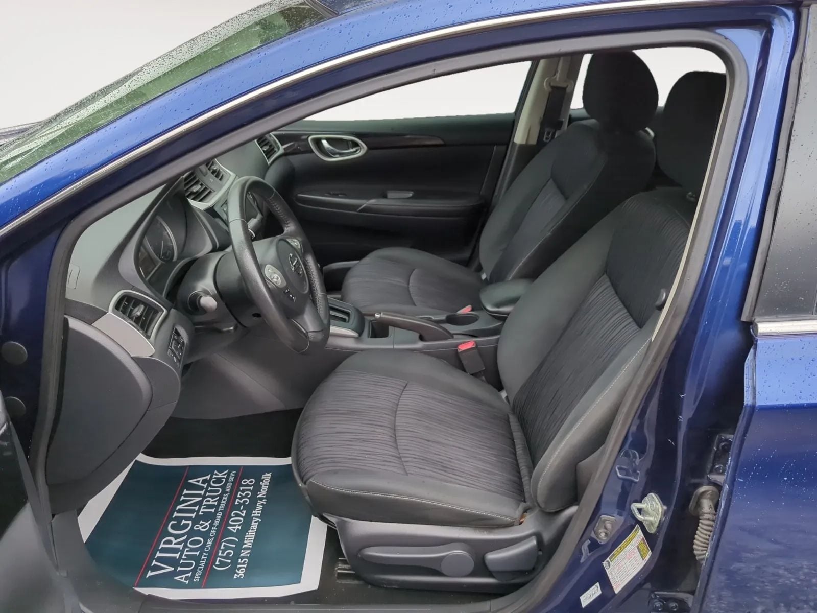 Pre-Owned 2019 Nissan Sentra SV Sedan 4D - photo - 5