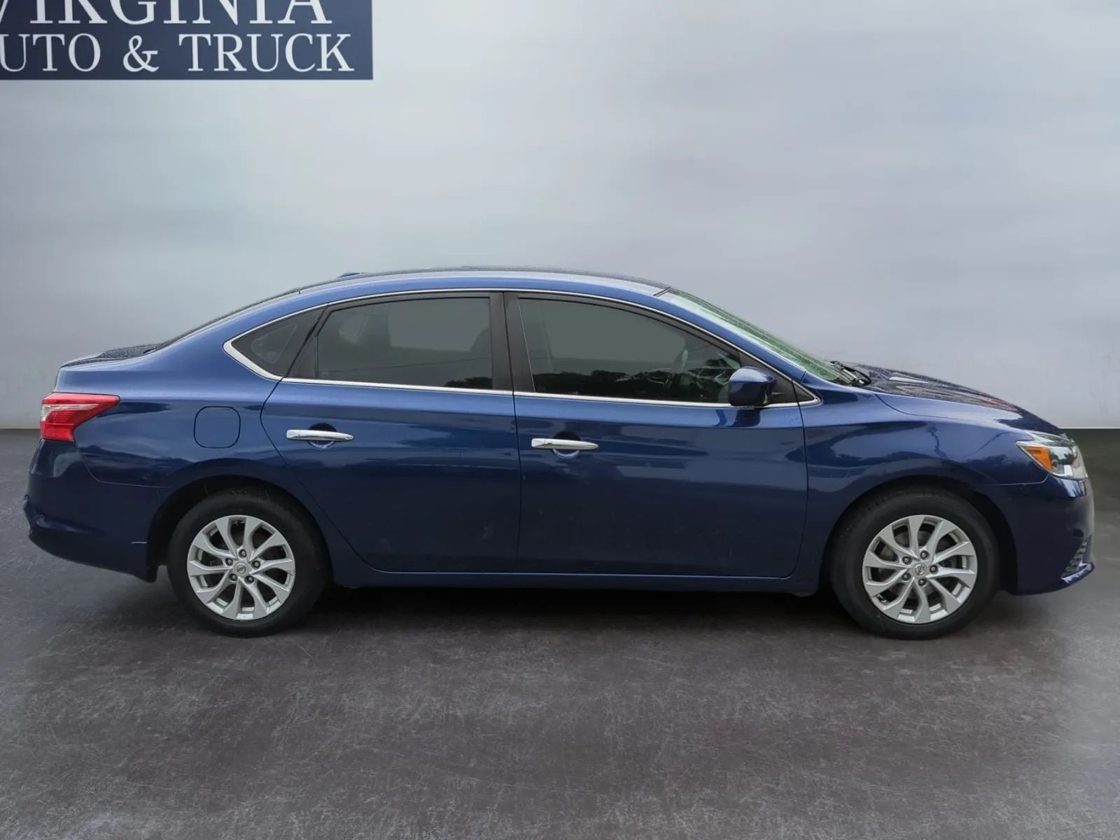 Pre-Owned 2019 Nissan Sentra SV Sedan 4D - photo - 12