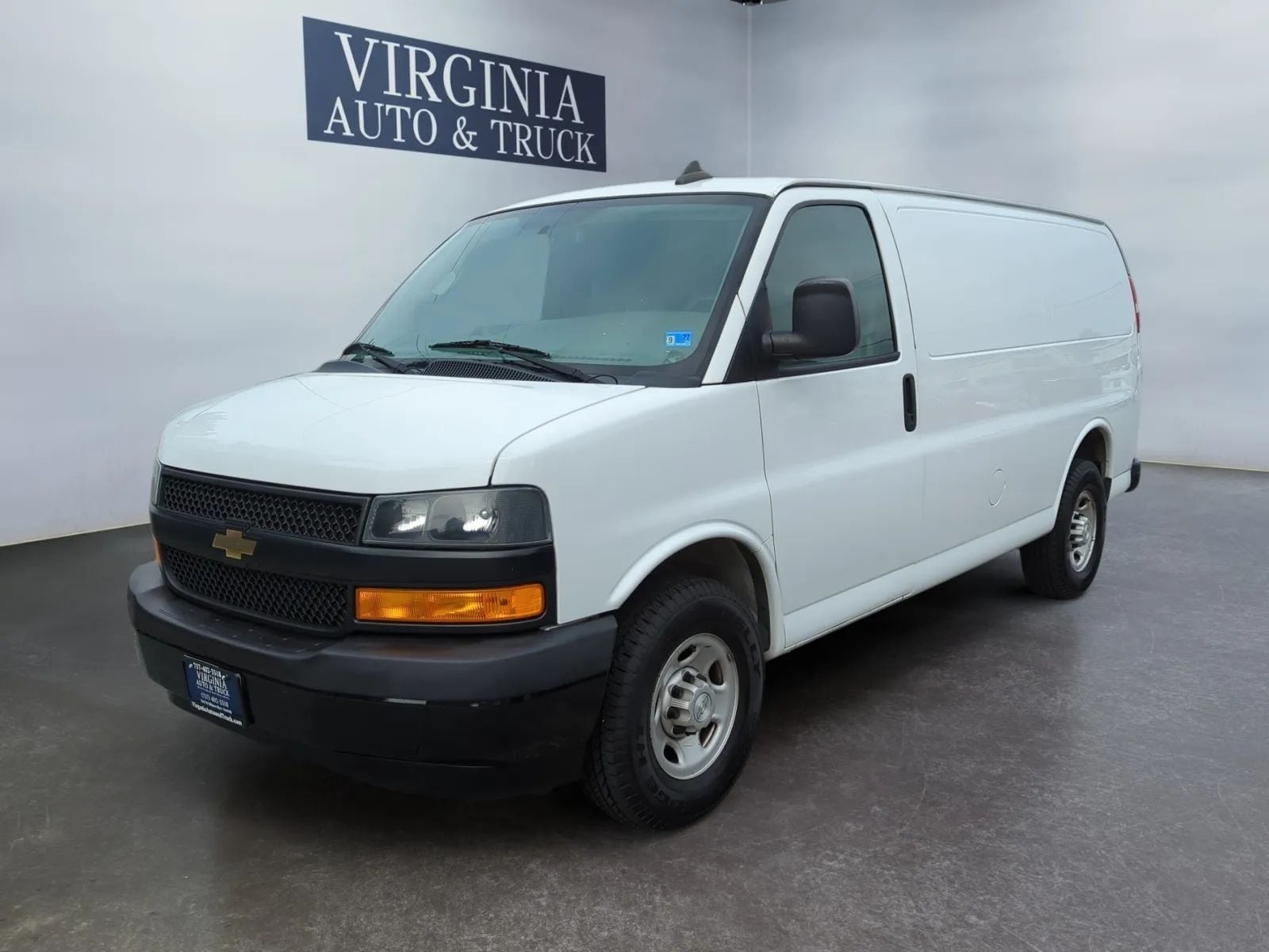 Pre-Owned 2019 Chevrolet Express 2500 Cargo Van 3D - photo - 9