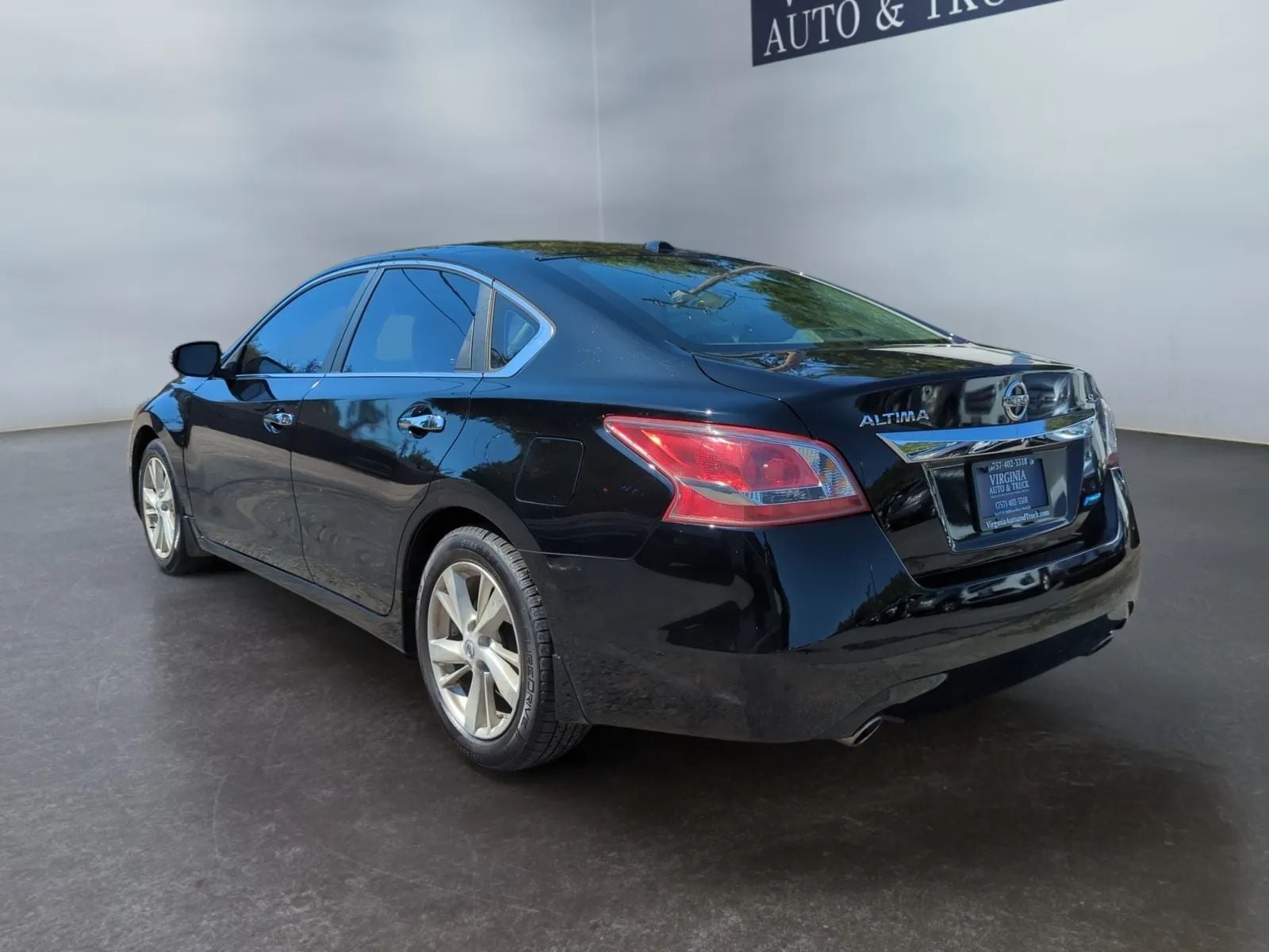 Pre-Owned 2013 Nissan Altima 2.5 SL Sedan 4D - photo - 10