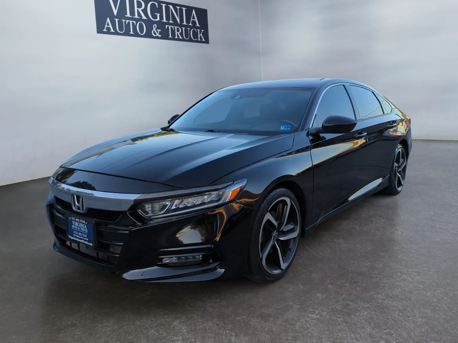 Pre-Owned 2019 Honda Accord Sport Sedan 4D - photo - 1