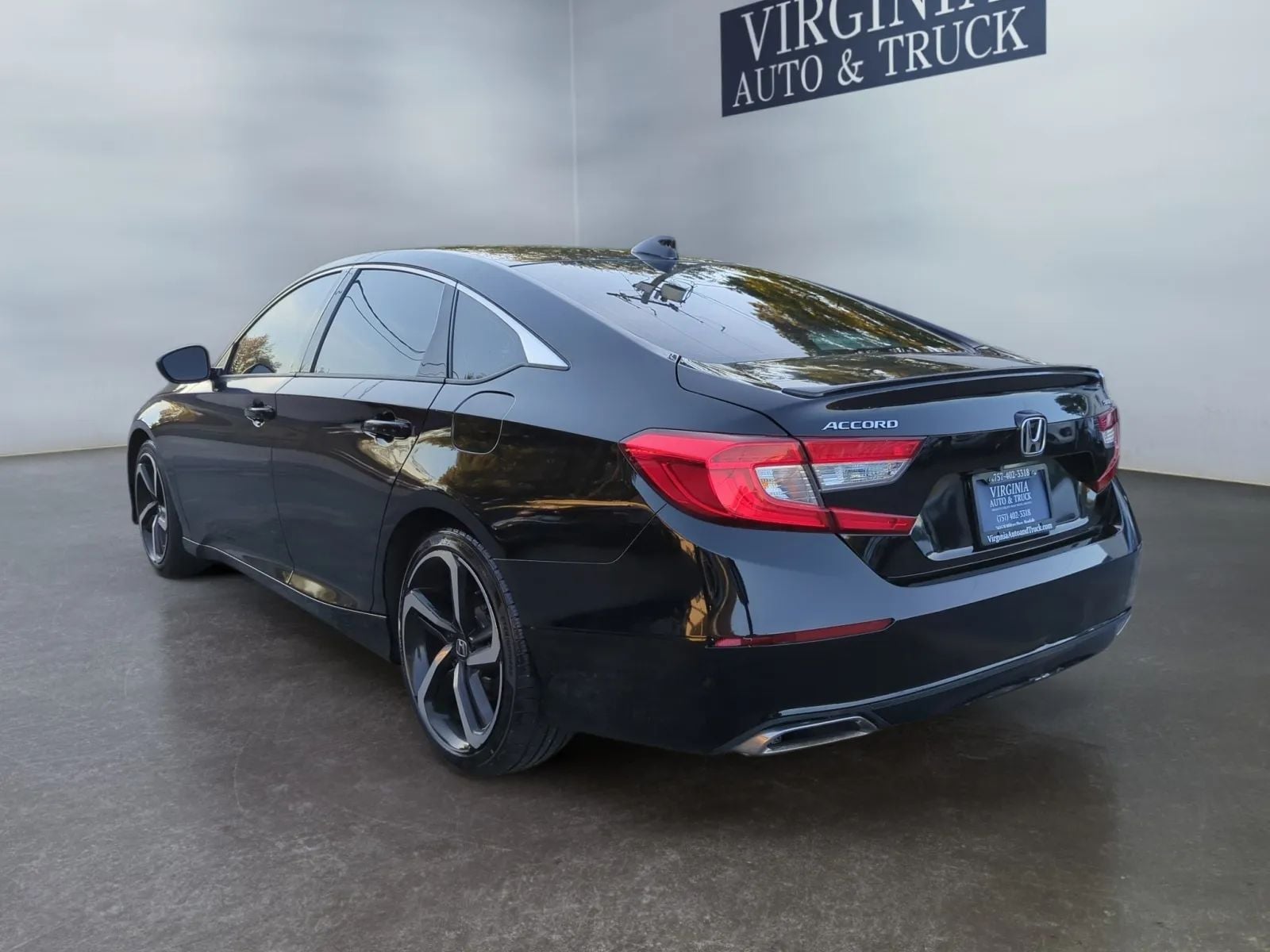 Pre-Owned 2019 Honda Accord Sport Sedan 4D - photo - 7
