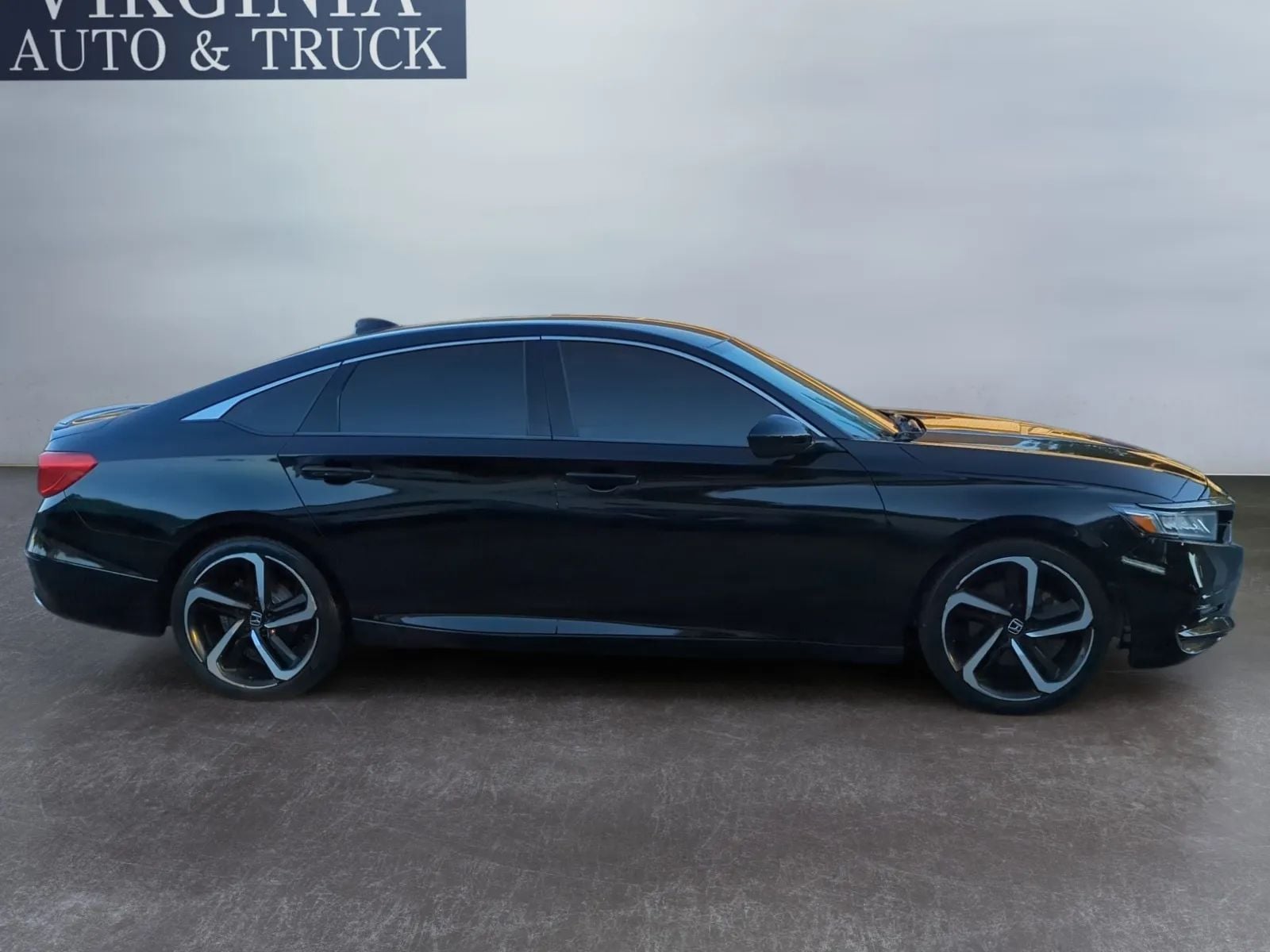 Pre-Owned 2019 Honda Accord Sport Sedan 4D - photo - 11