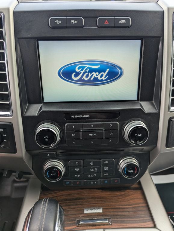 Pre-Owned 2015 FORD F150 SUPERCREW CAB LARIAT PICKUP 4D 5 1/2 FT - photo - 6