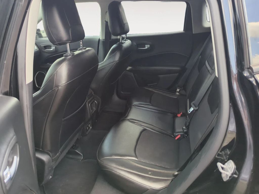 Pre-Owned 2018 JEEP COMPASS LATITUDE SPORT UTILITY 4D - photo - 3