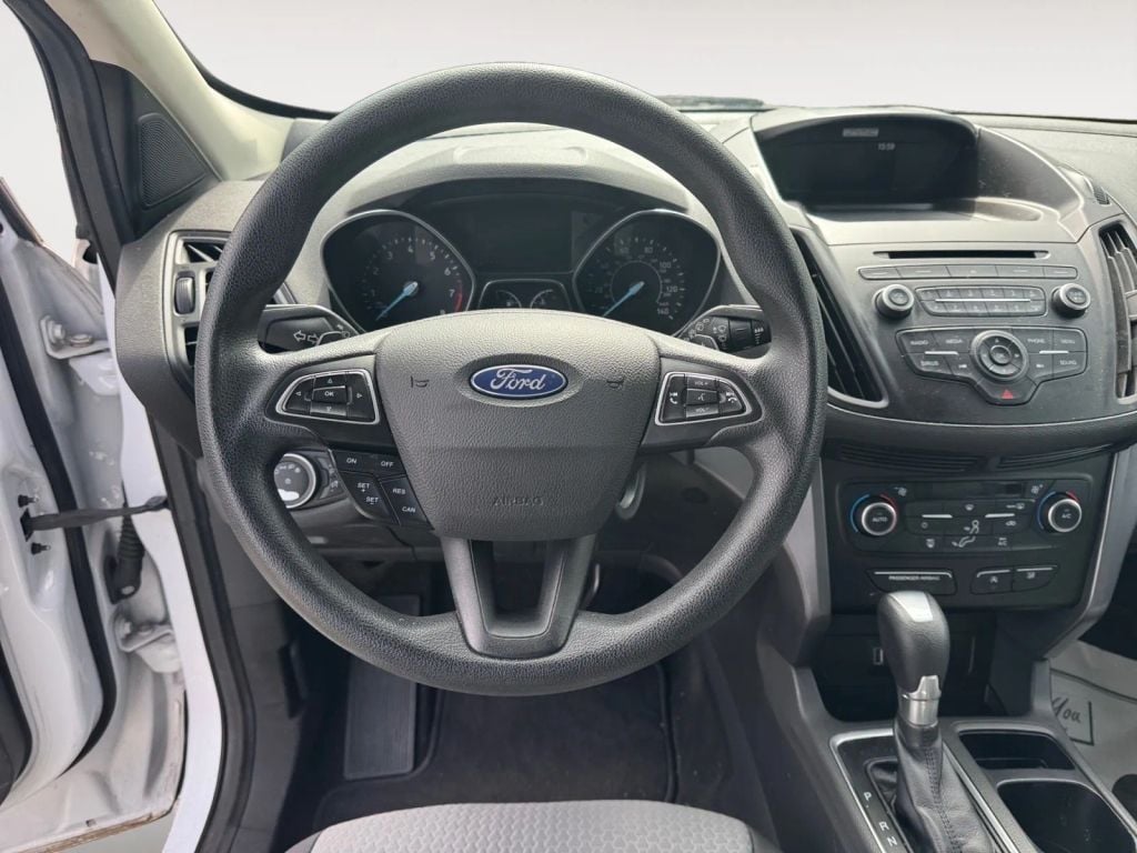 Pre-Owned 2017 FORD ESCAPE SE SPORT UTILITY 4D - photo - 3