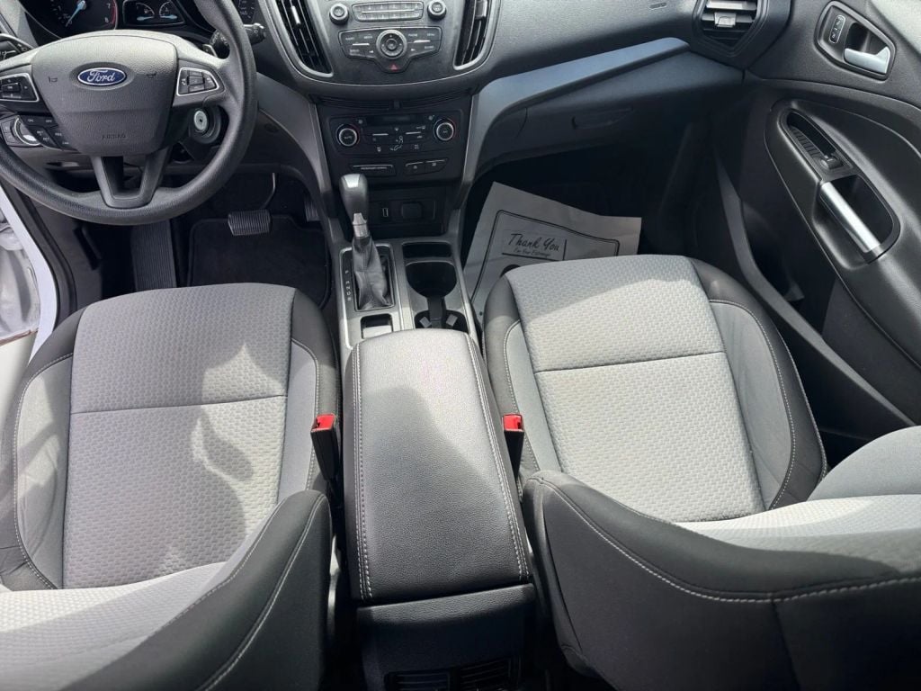 Pre-Owned 2017 FORD ESCAPE SE SPORT UTILITY 4D - photo - 1