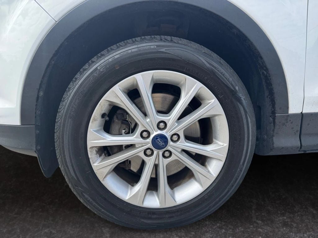 Pre-Owned 2017 FORD ESCAPE SE SPORT UTILITY 4D - photo - 5