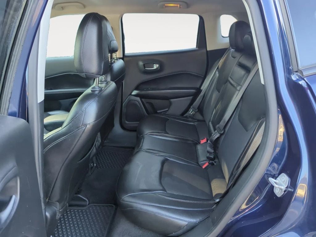 Pre-Owned 2018 JEEP COMPASS LATITUDE SPORT UTILITY 4D - photo - 3