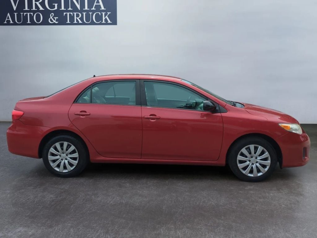 Pre-Owned 2012 TOYOTA COROLLA LE SEDAN 4D - photo - 8