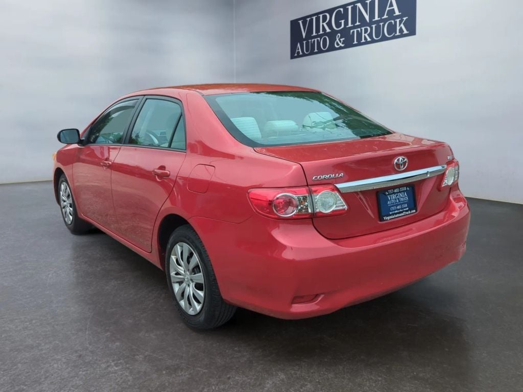 Pre-Owned 2012 TOYOTA COROLLA LE SEDAN 4D - photo - 11