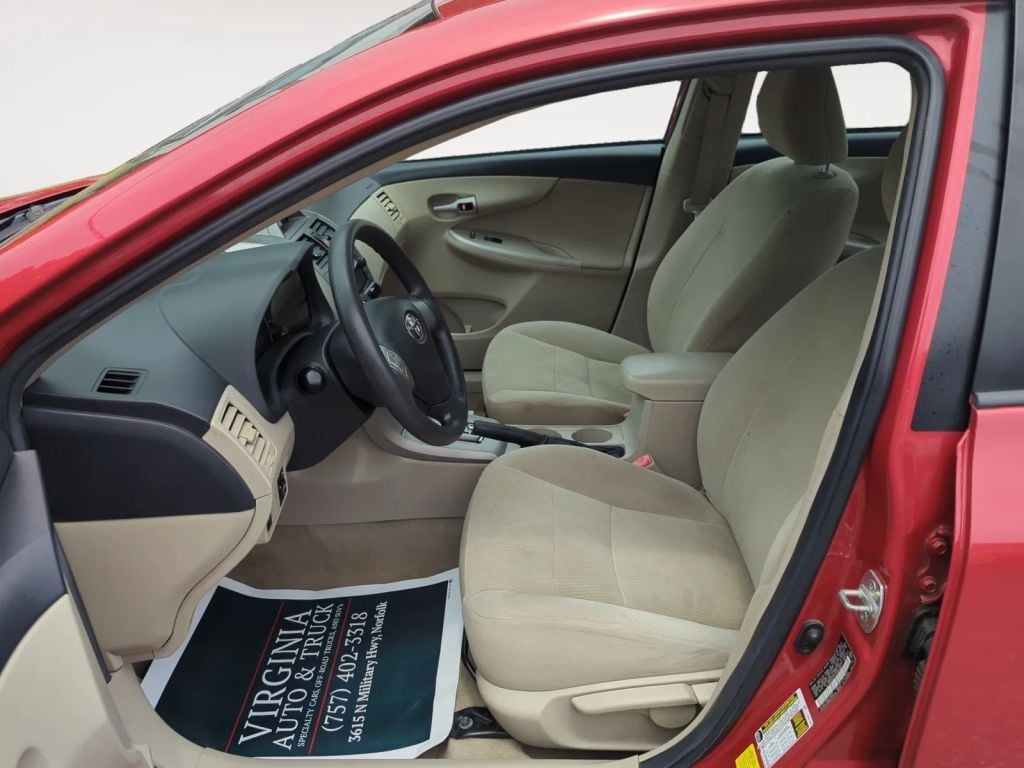 Pre-Owned 2012 TOYOTA COROLLA LE SEDAN 4D - photo - 2