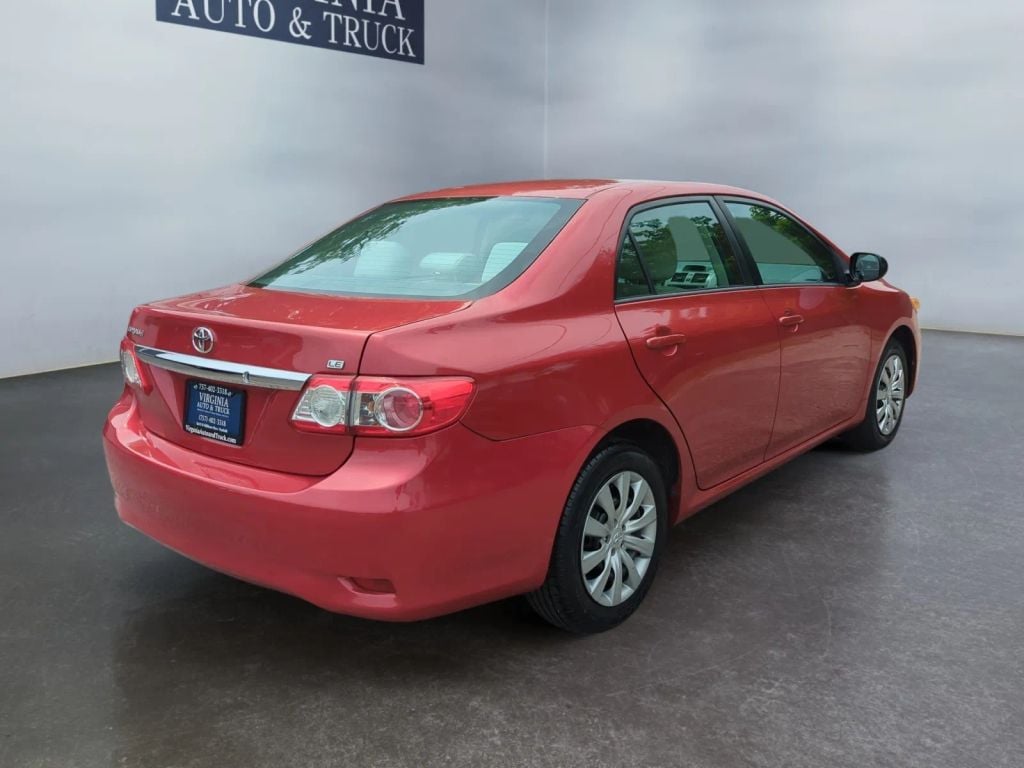 Pre-Owned 2012 TOYOTA COROLLA LE SEDAN 4D - photo - 12