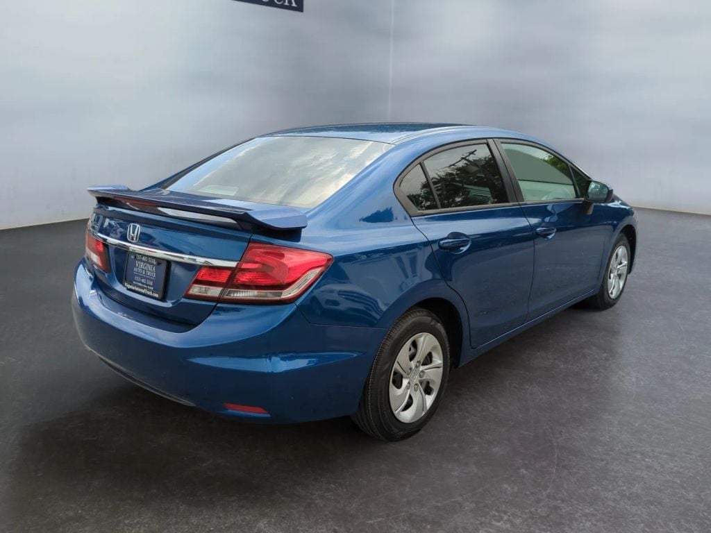 Pre-Owned 2015 HONDA CIVIC LX SEDAN 4D - photo - 13