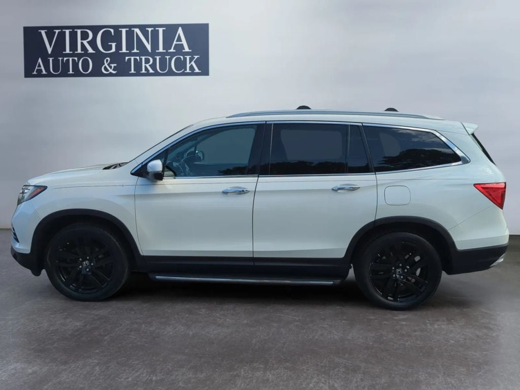 Pre-Owned 2017 HONDA PILOT TOURING SPORT UTILITY 4D - photo - 5