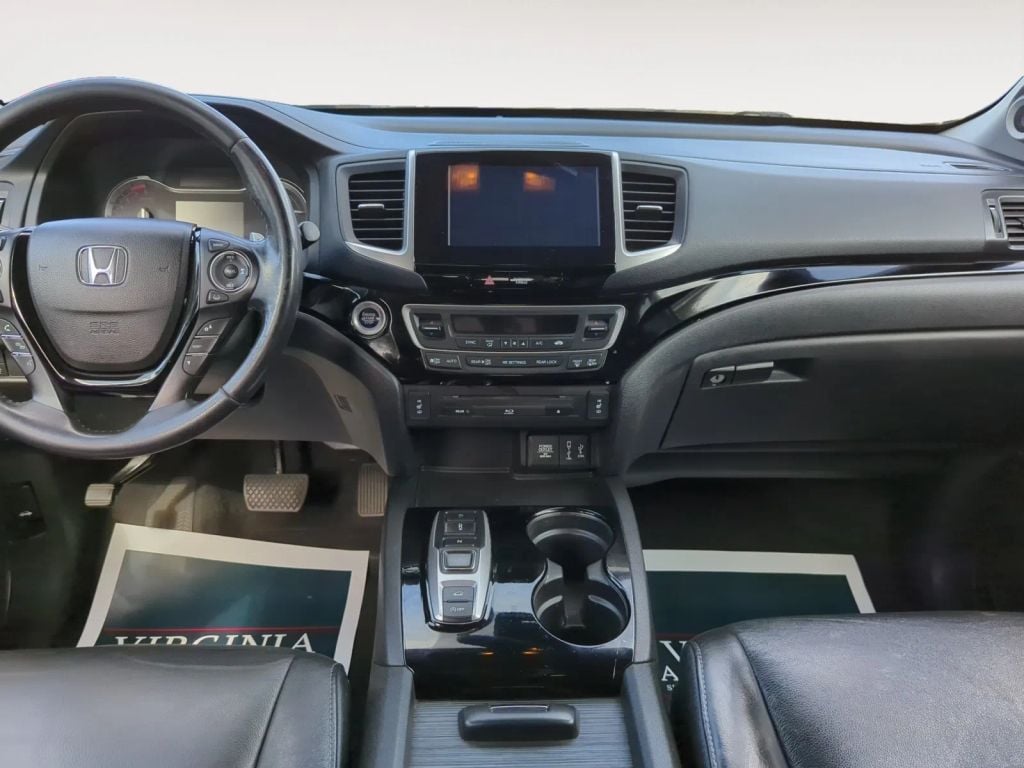 Pre-Owned 2017 HONDA PILOT TOURING SPORT UTILITY 4D - photo - 17