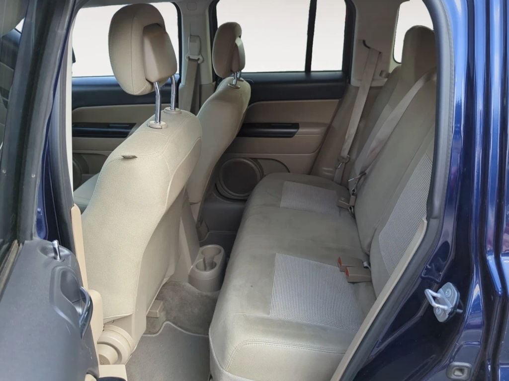 Pre-Owned 2016 JEEP PATRIOT SPORT SUV 4D - photo - 3