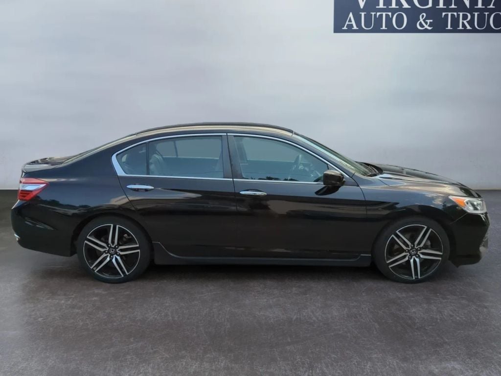 Pre-Owned 2017 HONDA ACCORD SPORT SE SEDAN 4D - photo - 9
