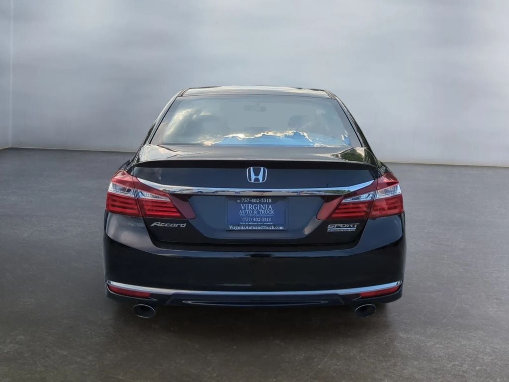 Pre-Owned 2017 HONDA ACCORD SPORT SE SEDAN 4D - photo - 11