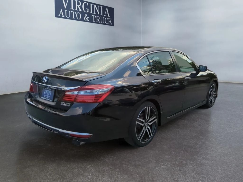 Pre-Owned 2017 HONDA ACCORD SPORT SE SEDAN 4D - photo - 13
