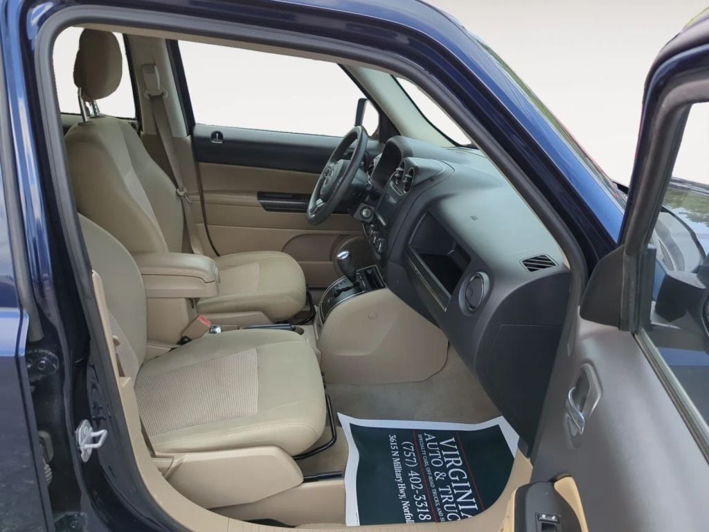 Pre-Owned 2016 JEEP PATRIOT SPORT SUV 4D - photo - 4